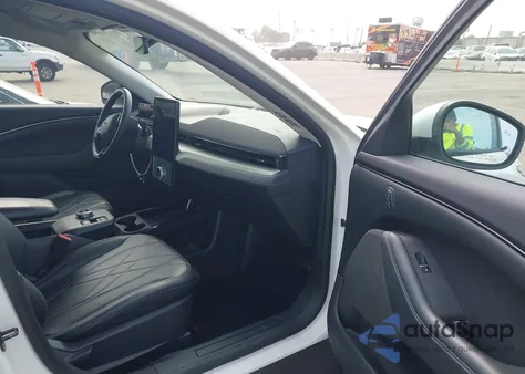 2022 Ford Mustang Mach-E Select z USA, uszkodzony, nr VIN 3FMTK1RM4NMA42903